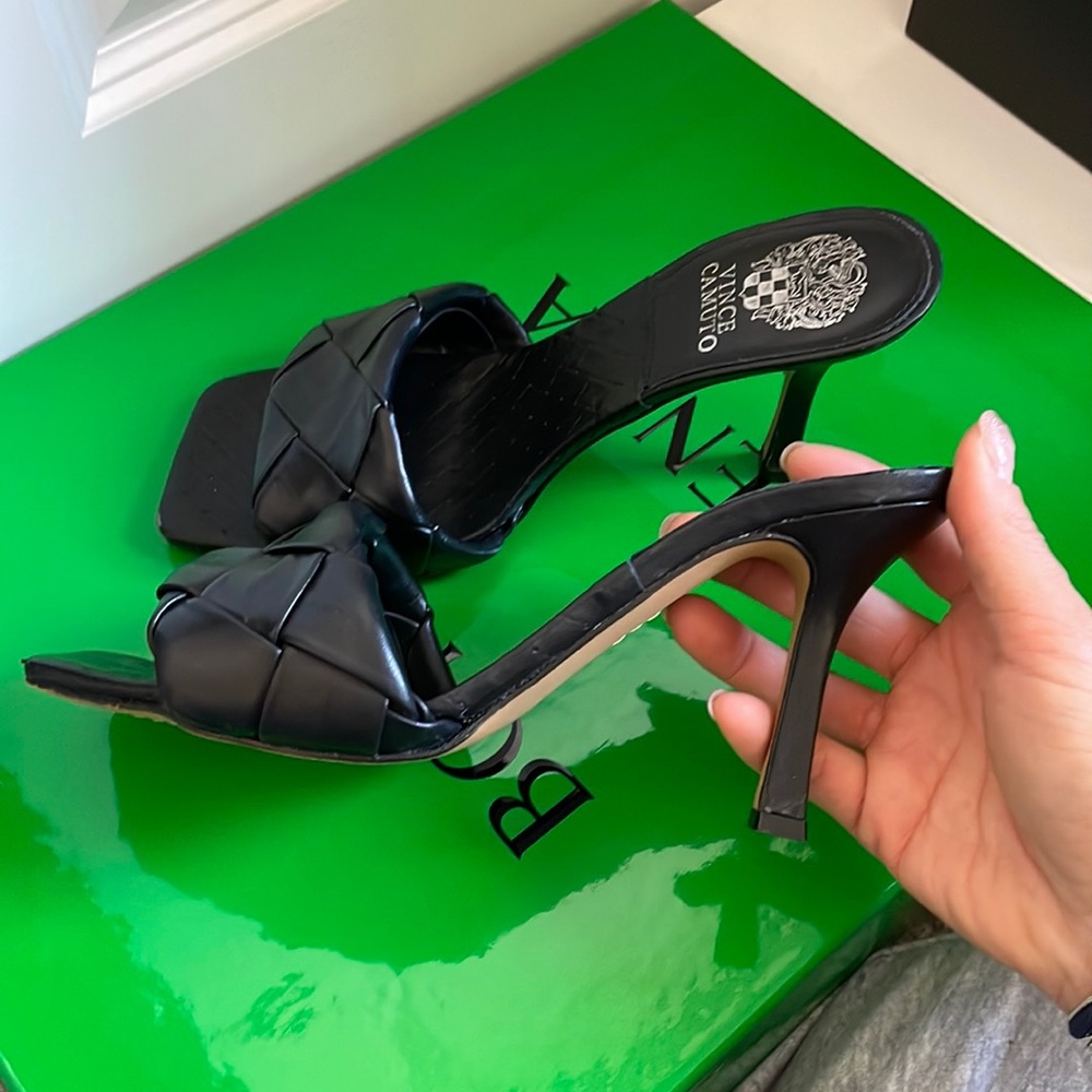 Black Vince Camuto heels Size 8